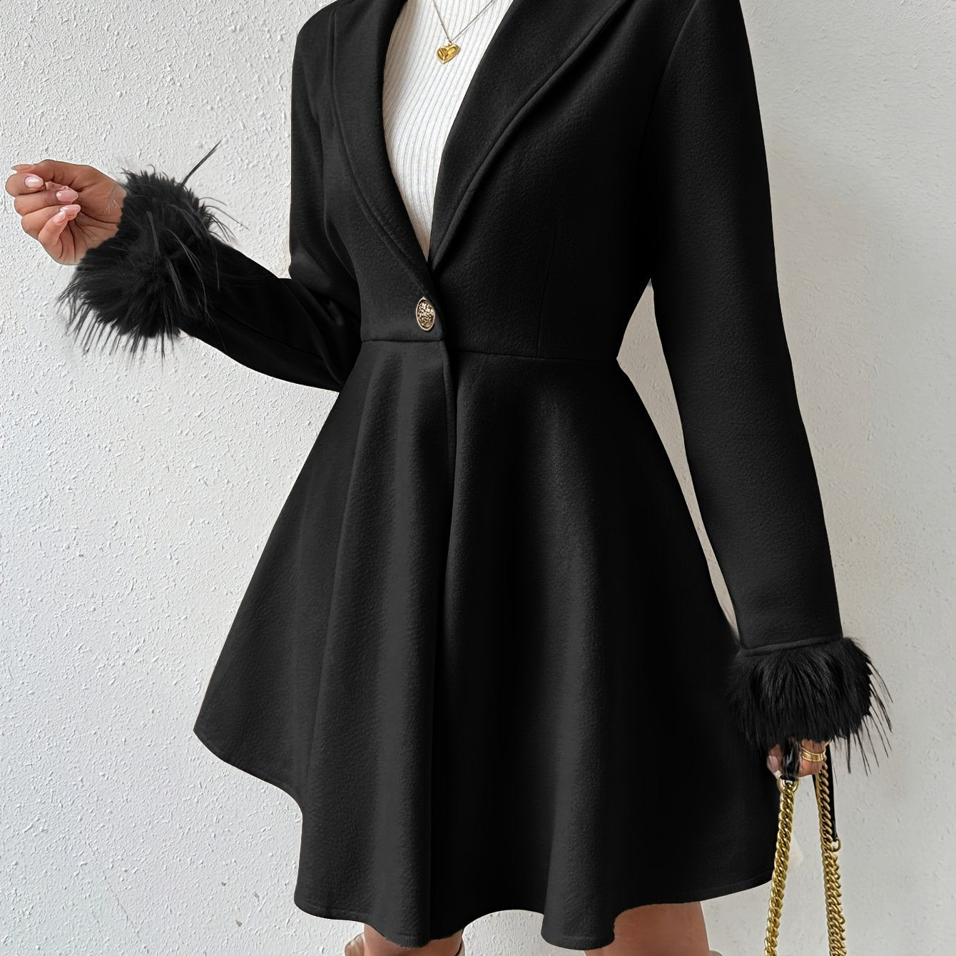 Stéphanie™ | Manteau évasé à poignets en fausse fourrure