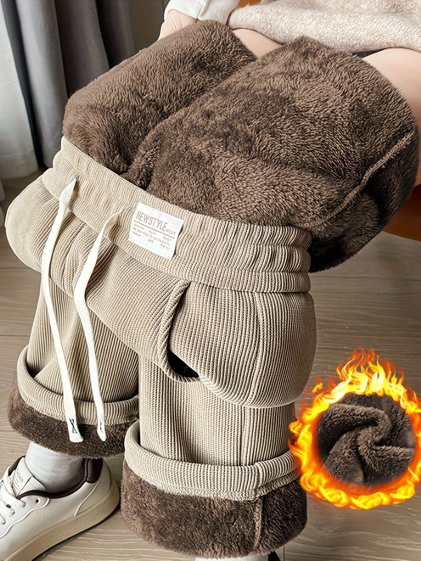 Cerelia™ | Pantalon large côtelé doublé polaire