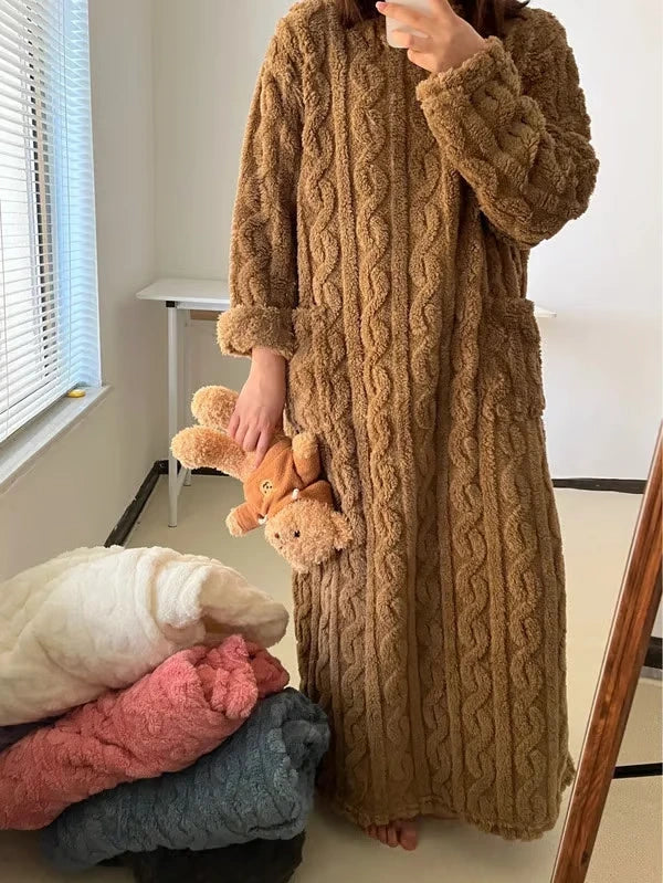 Ibtisam™ | Robe d'Intérieur Longue en Velours ( 1 = 1 gratuit )