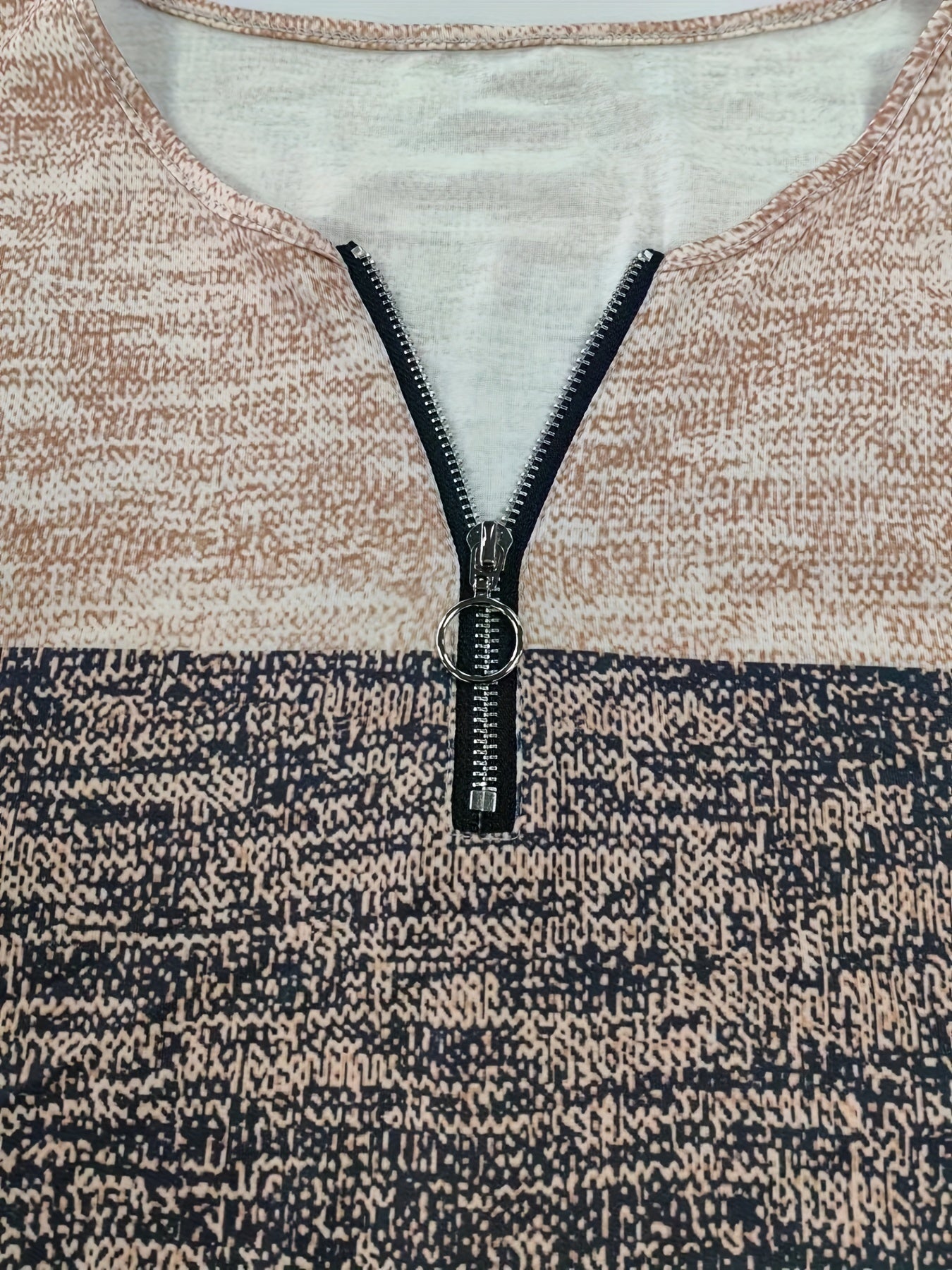 Madeleine™ | T-shirt à Col Montant Élégant