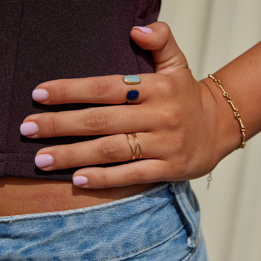 Ava™ | Bague Enveloppante Élégante avec Aigue-Marine