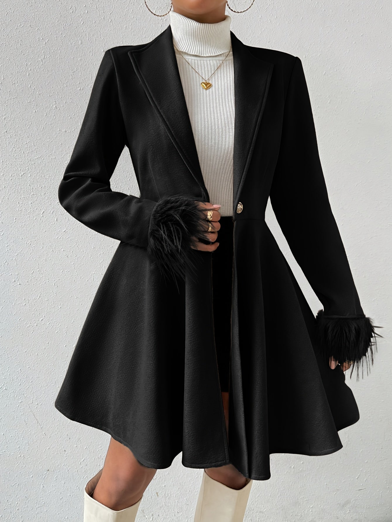 Stéphanie™ | Manteau évasé à poignets en fausse fourrure