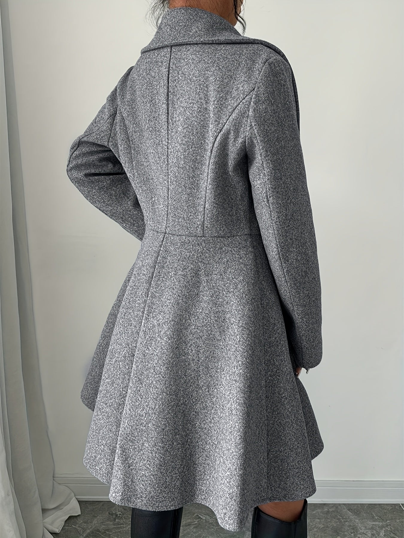 Talia™ | Manteau robe évasé à col cascade