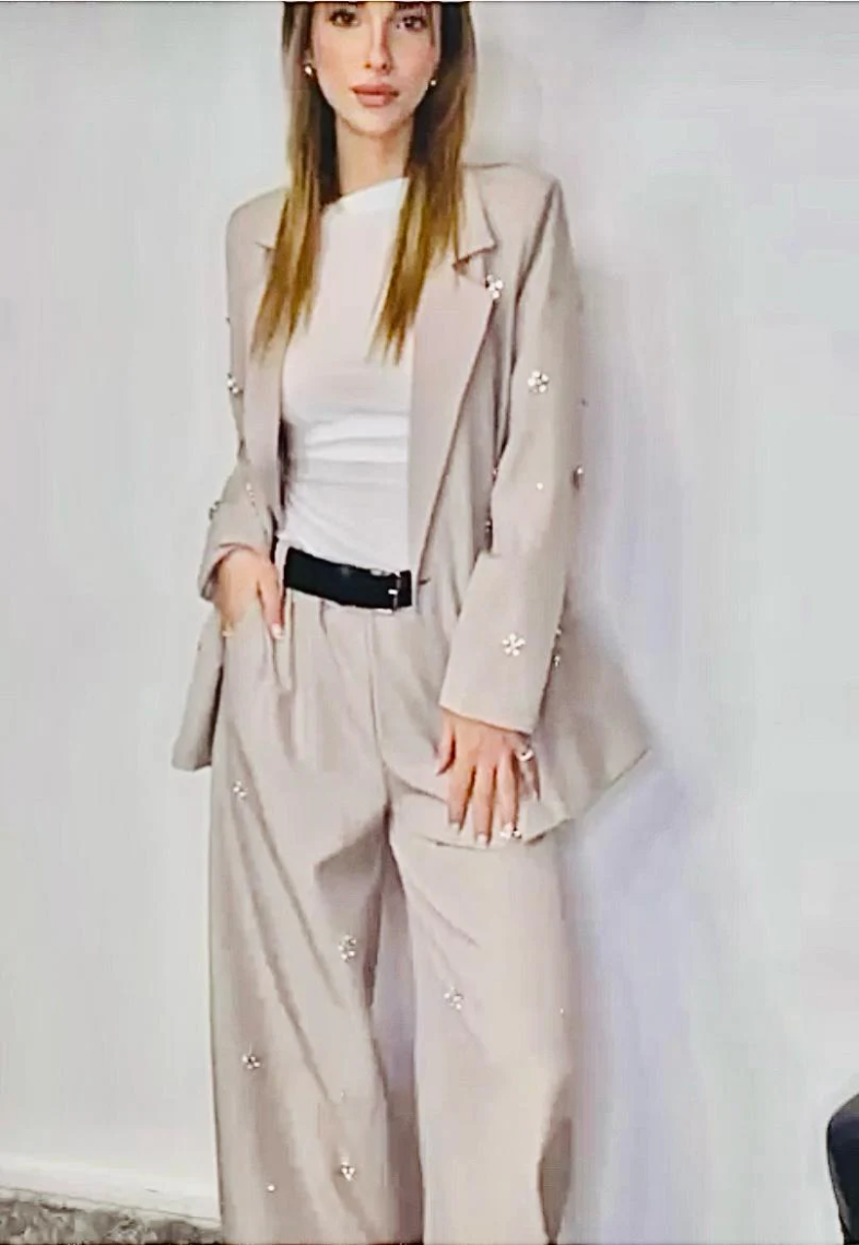 Farrah™ | Ensemble Élégant avec Détails en Pierres